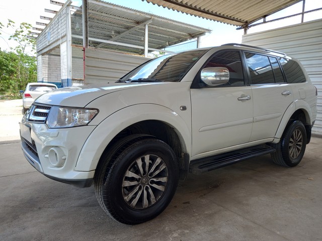 LOTE 071 MITSUBISHI PAJERO 4X4 HPE D